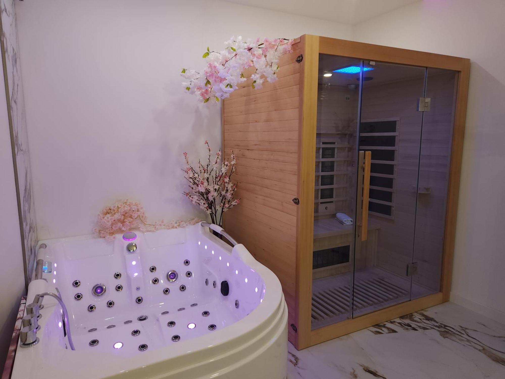 New In Gdansk! Red Room In The Heart Of Gdansk - Bdsm - With A Luxury Jacuzzi And Access To A Sauna Exteriér fotografie